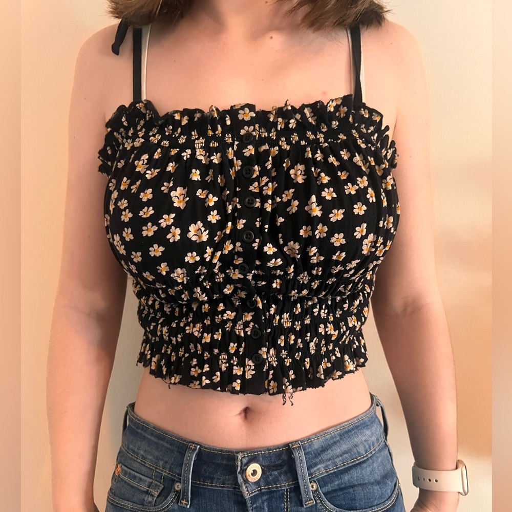 URBAN OUTFITTERS Cropped Black Flower Shirt, Size large, black, unworn